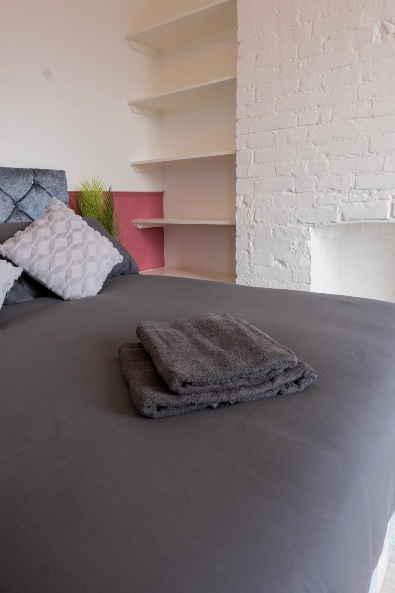 5C- Stylish Urban Retreat - Spacious 2 Bed Flat لندن المظهر الخارجي الصورة