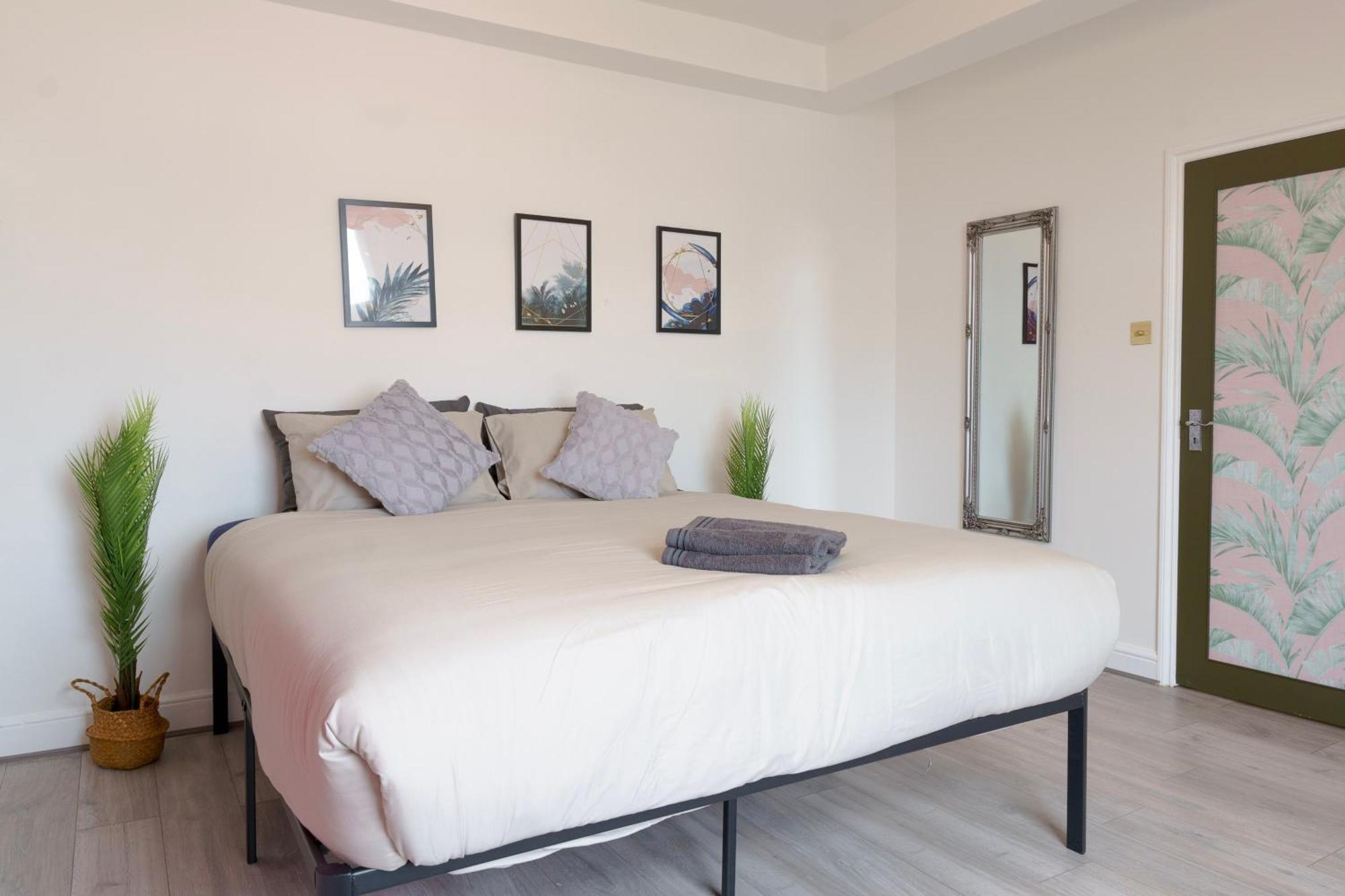 5C- Stylish Urban Retreat - Spacious 2 Bed Flat لندن المظهر الخارجي الصورة
