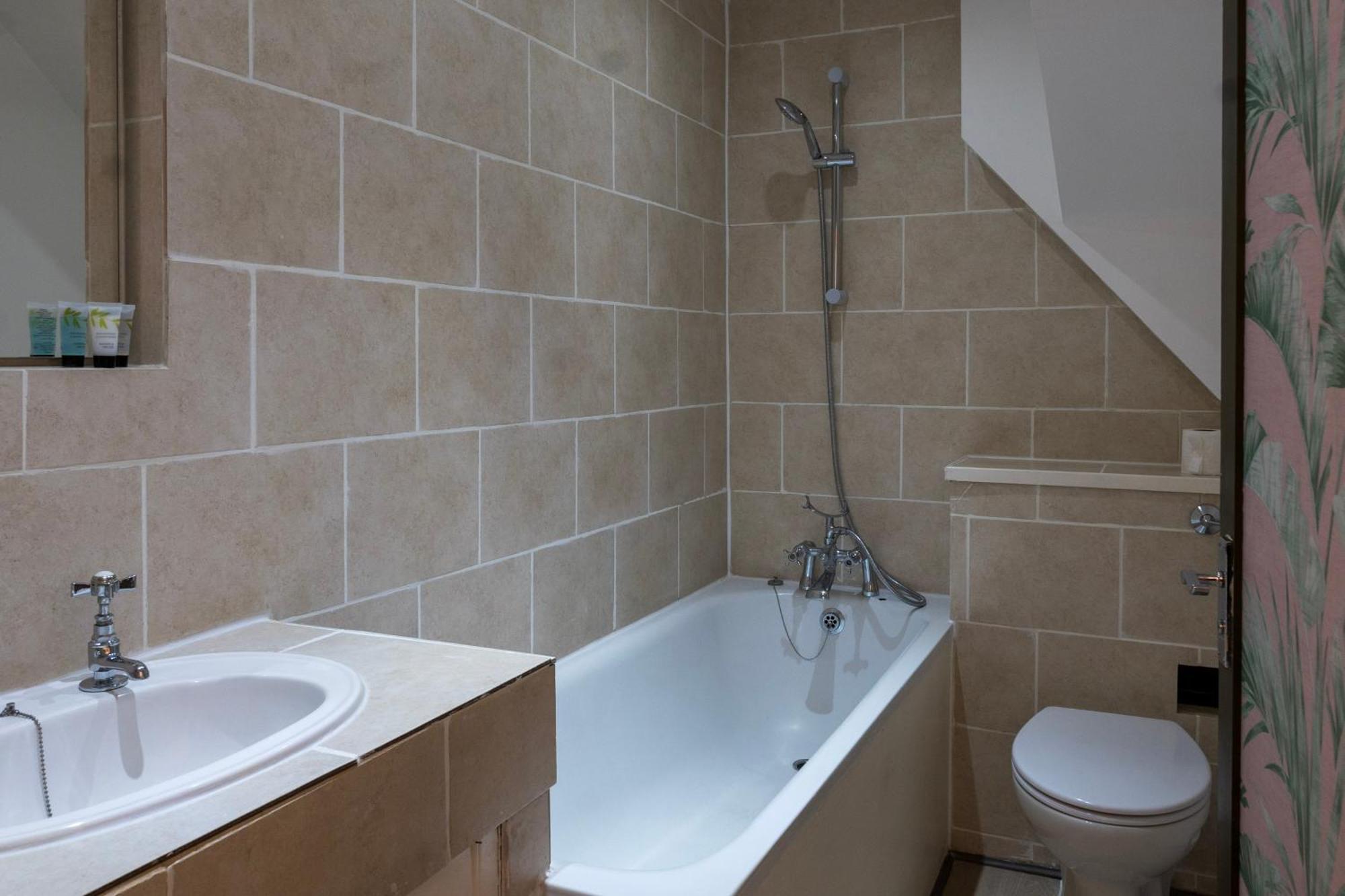 5C- Stylish Urban Retreat - Spacious 2 Bed Flat لندن المظهر الخارجي الصورة