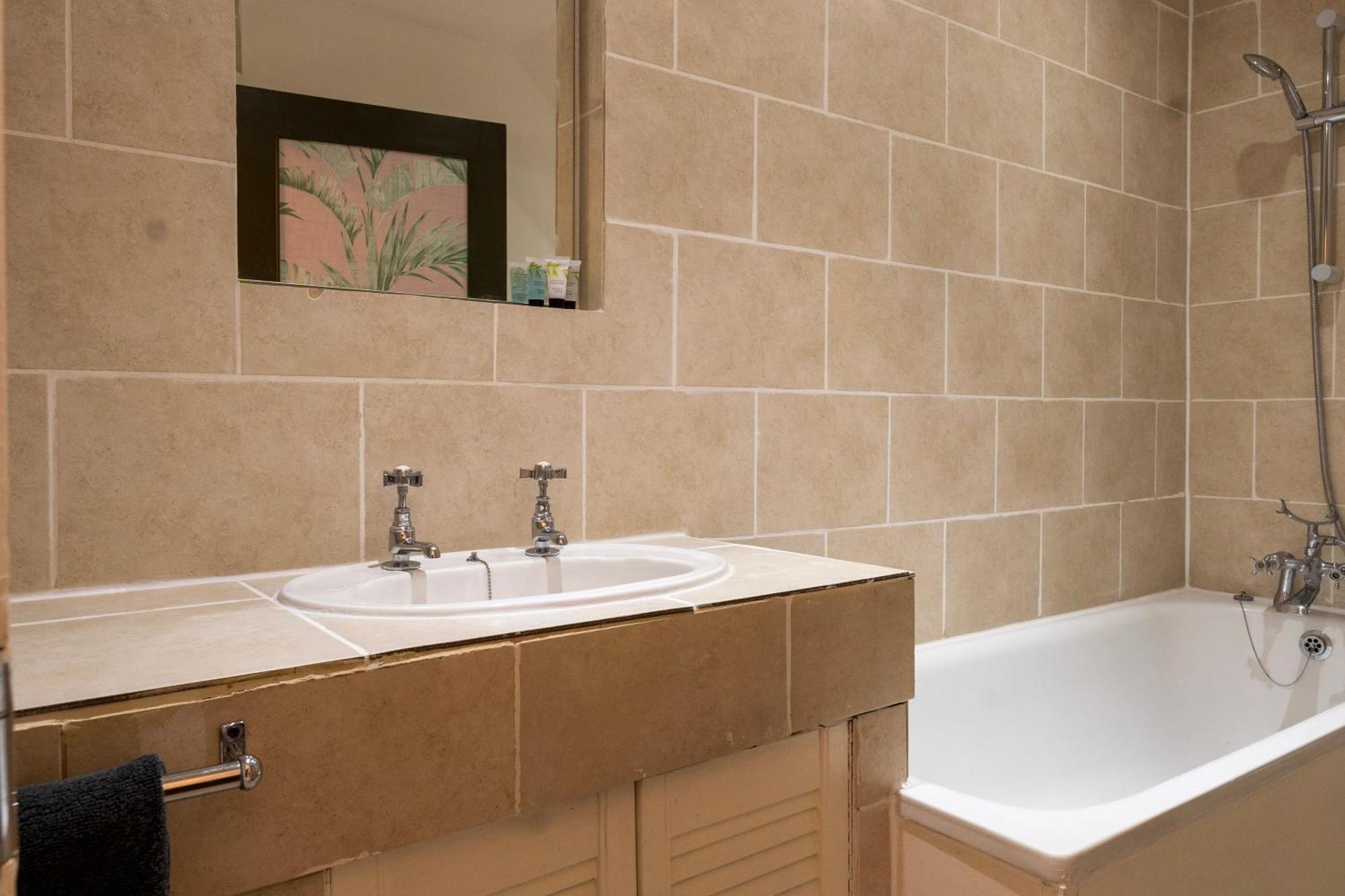 5C- Stylish Urban Retreat - Spacious 2 Bed Flat لندن المظهر الخارجي الصورة